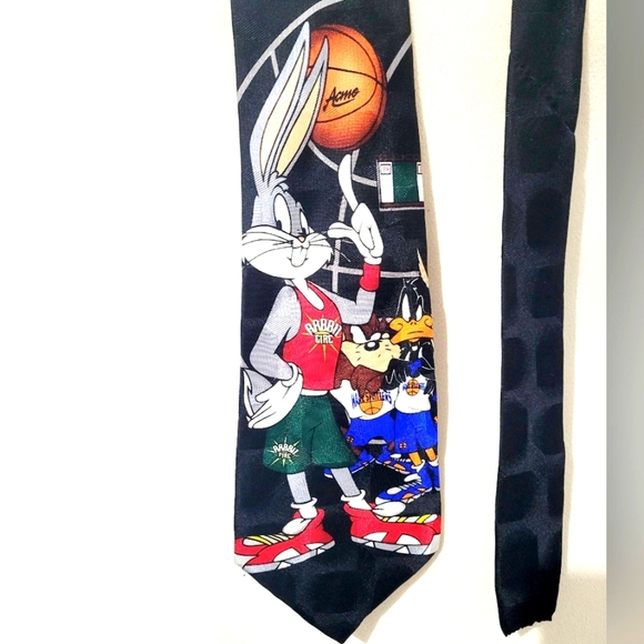 Vintage Looney Tunes Mania 100% Silk Tie Basketball Bugs Bunny Daffy Duck 1996 - Picture 1 of 6